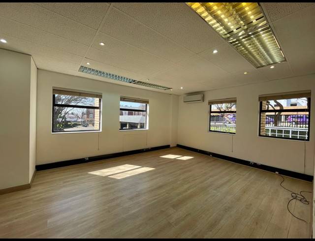 361M² OFFICE TO LET IN BRYANSTON